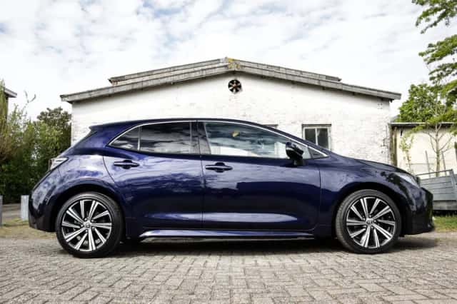 Toyota Corolla (2023) thumbnail 4