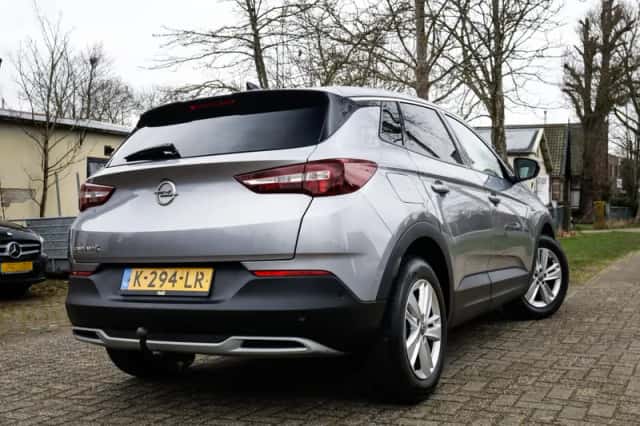 Opel Grandland X (2021) thumbnail 2