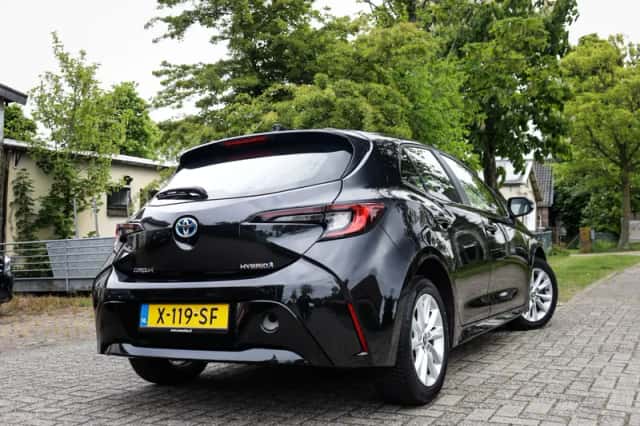 Toyota Corolla (2024) thumbnail 2