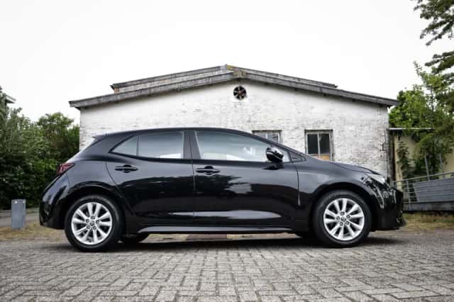 Toyota Corolla (2024) thumbnail 4