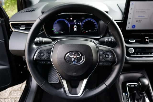 Toyota Corolla (2024) thumbnail 5