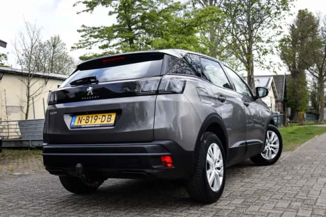 Peugeot 3008 (2021) thumbnail 2