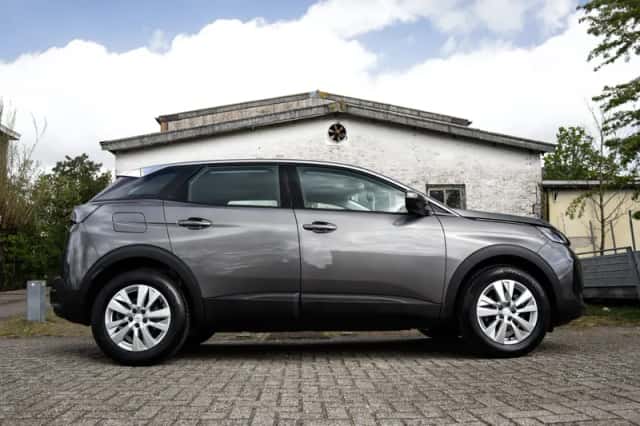 Peugeot 3008 (2021) thumbnail 4