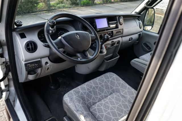 Renault Master (2010) thumbnail 3