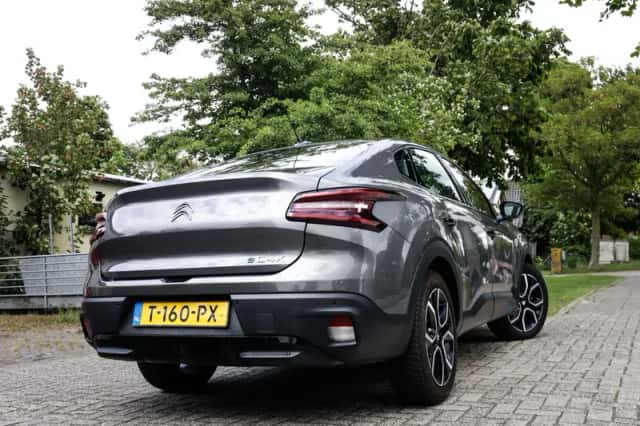 Citroën E C4 X Feel (2023) thumbnail 2