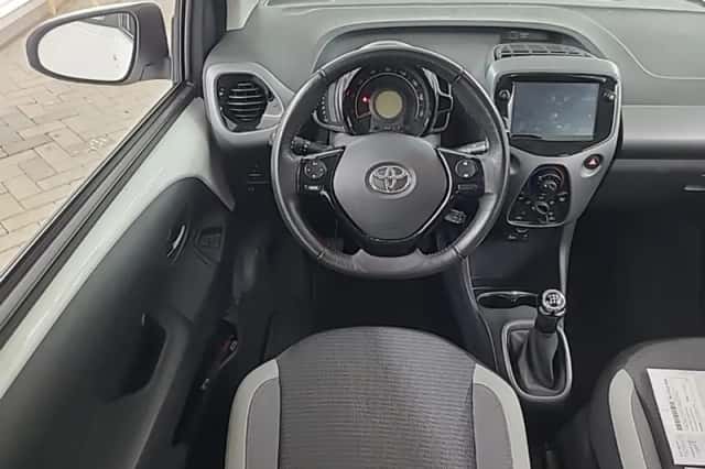 Toyota Aygo (2022) thumbnail 4