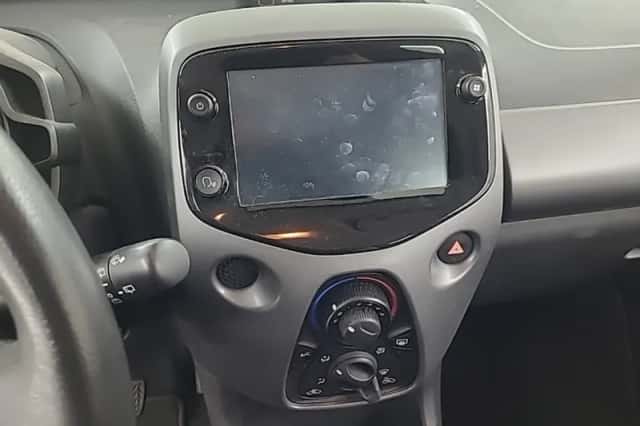 Toyota Aygo (2022) thumbnail 5
