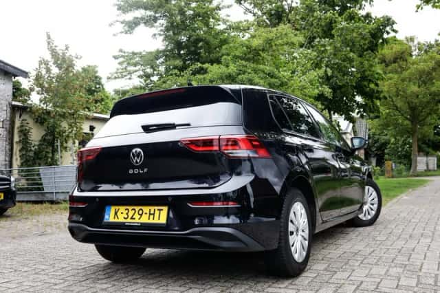 Volkswagen Golf (2021) thumbnail 3