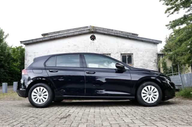 Volkswagen Golf (2021) thumbnail 4