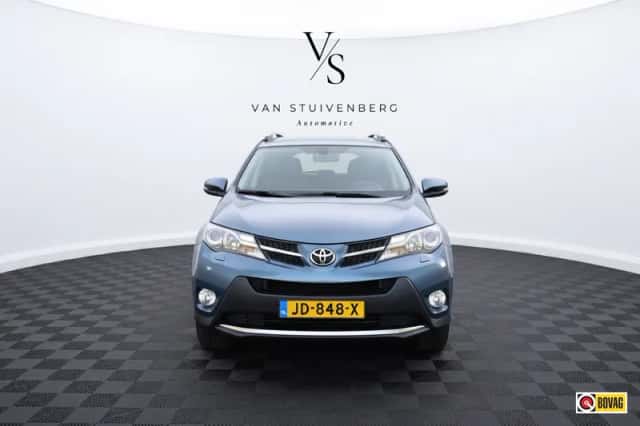 Toyota RAV4 (2013) thumbnail 3