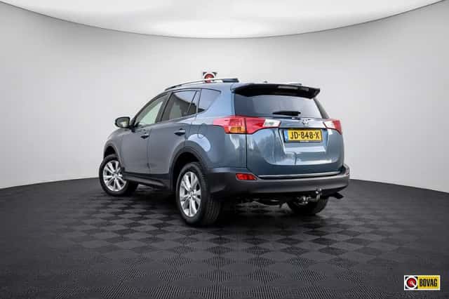 Toyota RAV4 (2013) thumbnail 5
