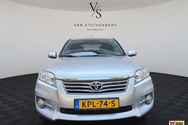 Toyota RAV4 (2011) thumbnail 2