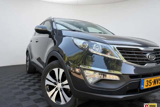 Kia Sportage (2011) thumbnail 2