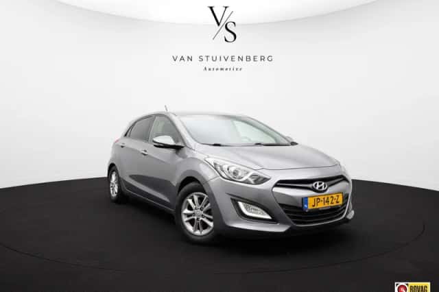 Hyundai i30 (2016) thumbnail 1