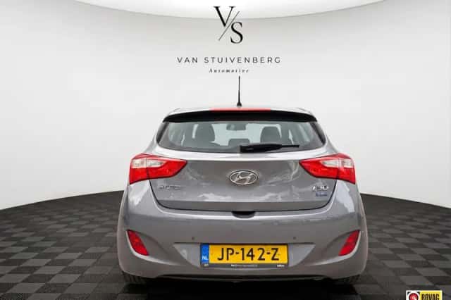 Hyundai i30 (2016) thumbnail 6