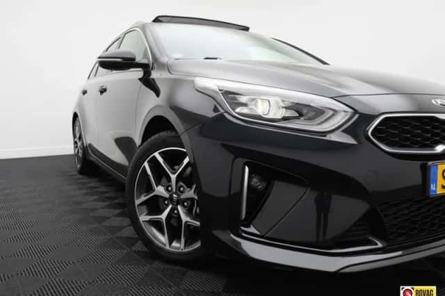 Kia Ceed Sportswagon (2019) thumbnail 2