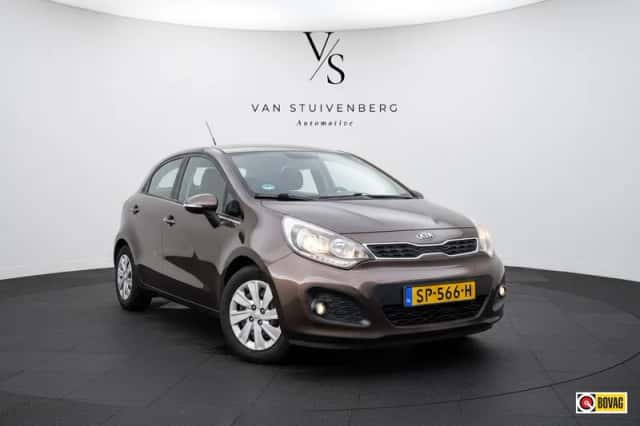 Kia Rio (2011) thumbnail 1