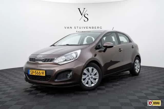 Kia Rio (2011) thumbnail 4