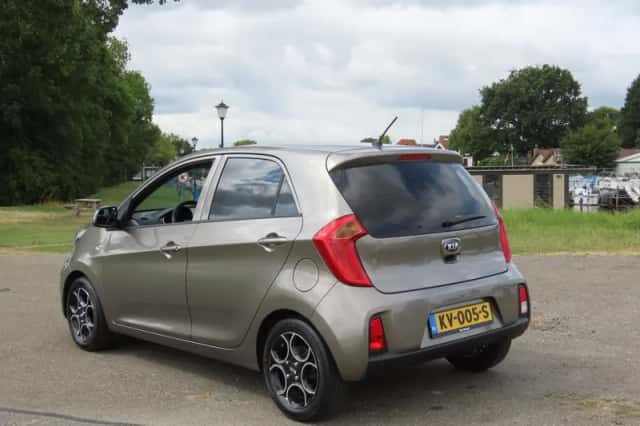 Kia Picanto (2016) thumbnail 3