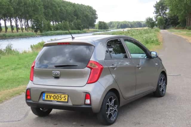 Kia Picanto (2016) thumbnail 4