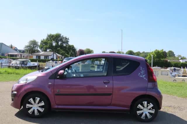 Peugeot 107 (2012) thumbnail 2