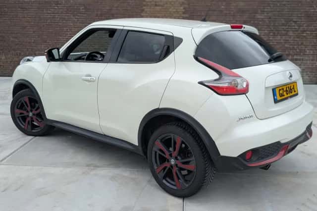 Nissan Juke (2015) thumbnail 4
