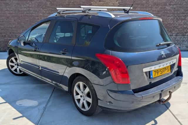 Peugeot 308 (2011) thumbnail 4