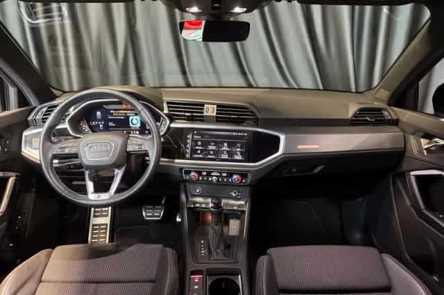 Audi Q3 (2021) thumbnail 5