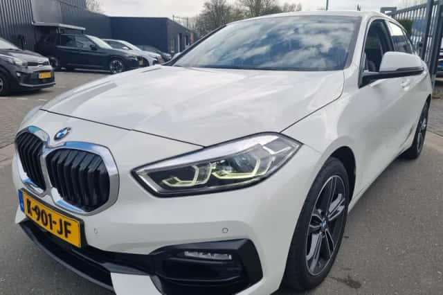 BMW 1-Serie (2021) thumbnail 1