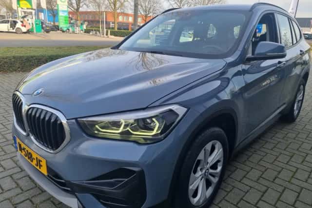 BMW X1 (2021) thumbnail 2