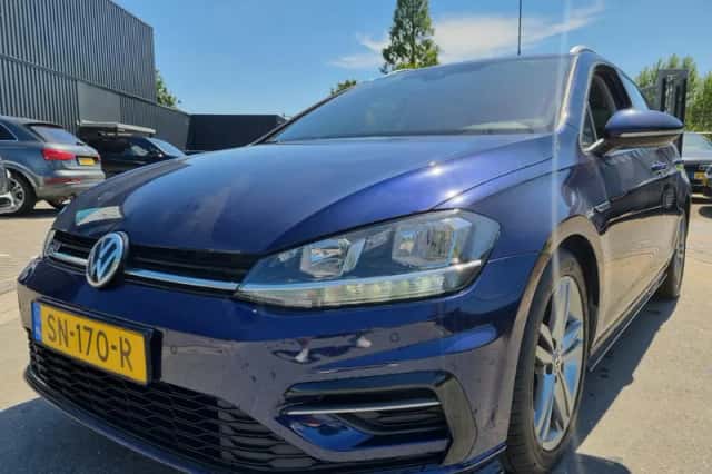Volkswagen Golf (2018) thumbnail 1