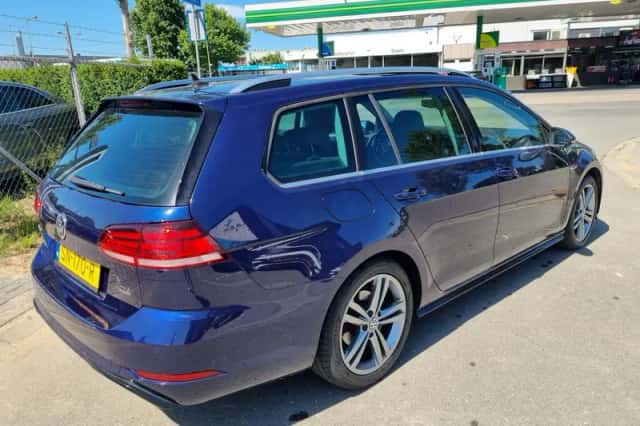 Volkswagen Golf (2018) thumbnail 3
