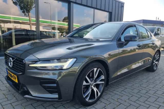 Volvo S60 (2022) thumbnail 4