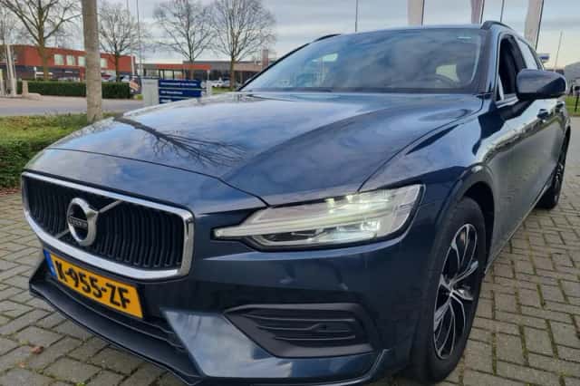 Volvo V60 (2021) thumbnail 1