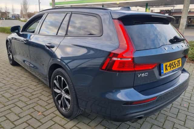 Volvo V60 (2021) thumbnail 5