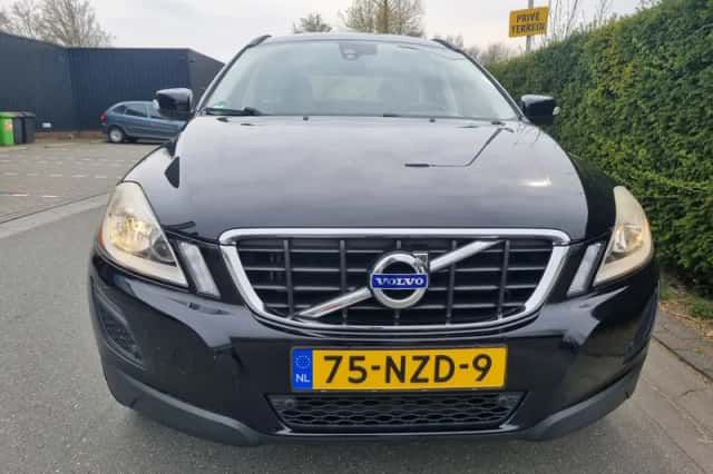 Volvo XC60 (2011) thumbnail 4
