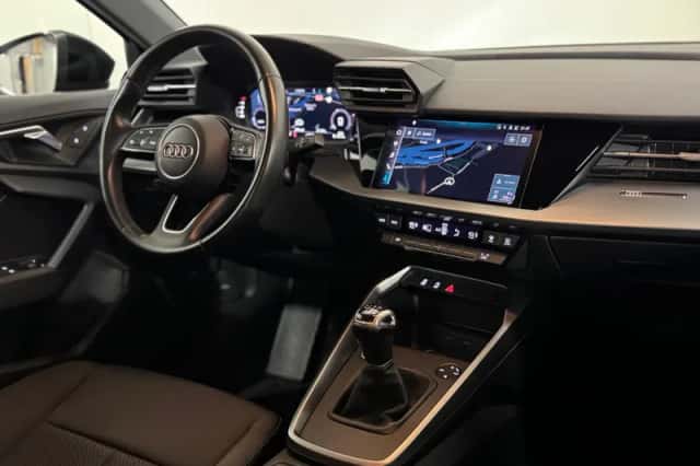 Audi A3 (2021) thumbnail 2