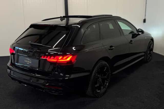 Audi A4 (2022) thumbnail 3