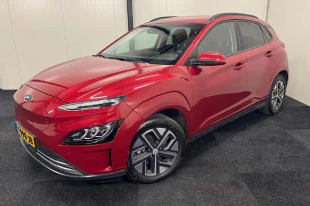 Hyundai Kona (2022) thumbnail 1
