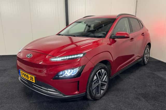 Hyundai Kona (2022) thumbnail 4