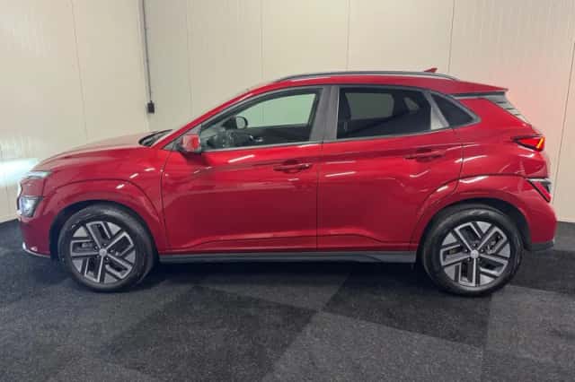 Hyundai Kona (2022) thumbnail 6
