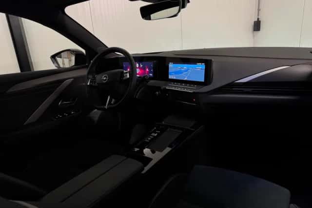 Opel Astra (2025) thumbnail 2