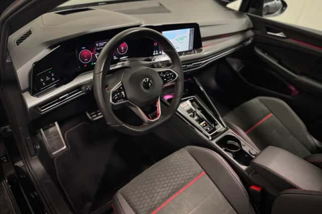 Volkswagen Golf (2023) thumbnail 6