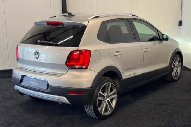 Volkswagen Polo (2014) thumbnail 3