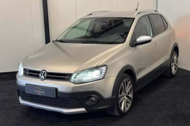 Volkswagen Polo (2014) thumbnail 4