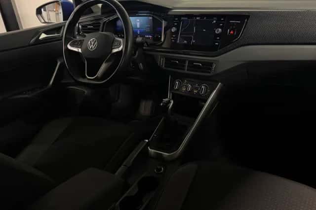 Volkswagen Polo (2022) thumbnail 2