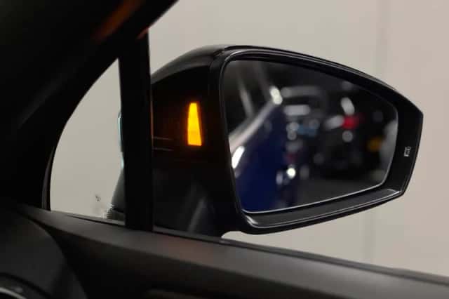 Volkswagen Tiguan (2022) thumbnail 4