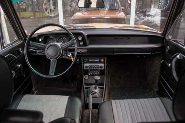 BMW 2000 (2000) thumbnail 3