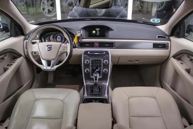 Volvo XC70 (2015) thumbnail 3