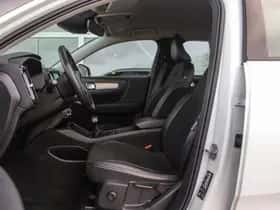 Volvo XC40 (2019) thumbnail 14
